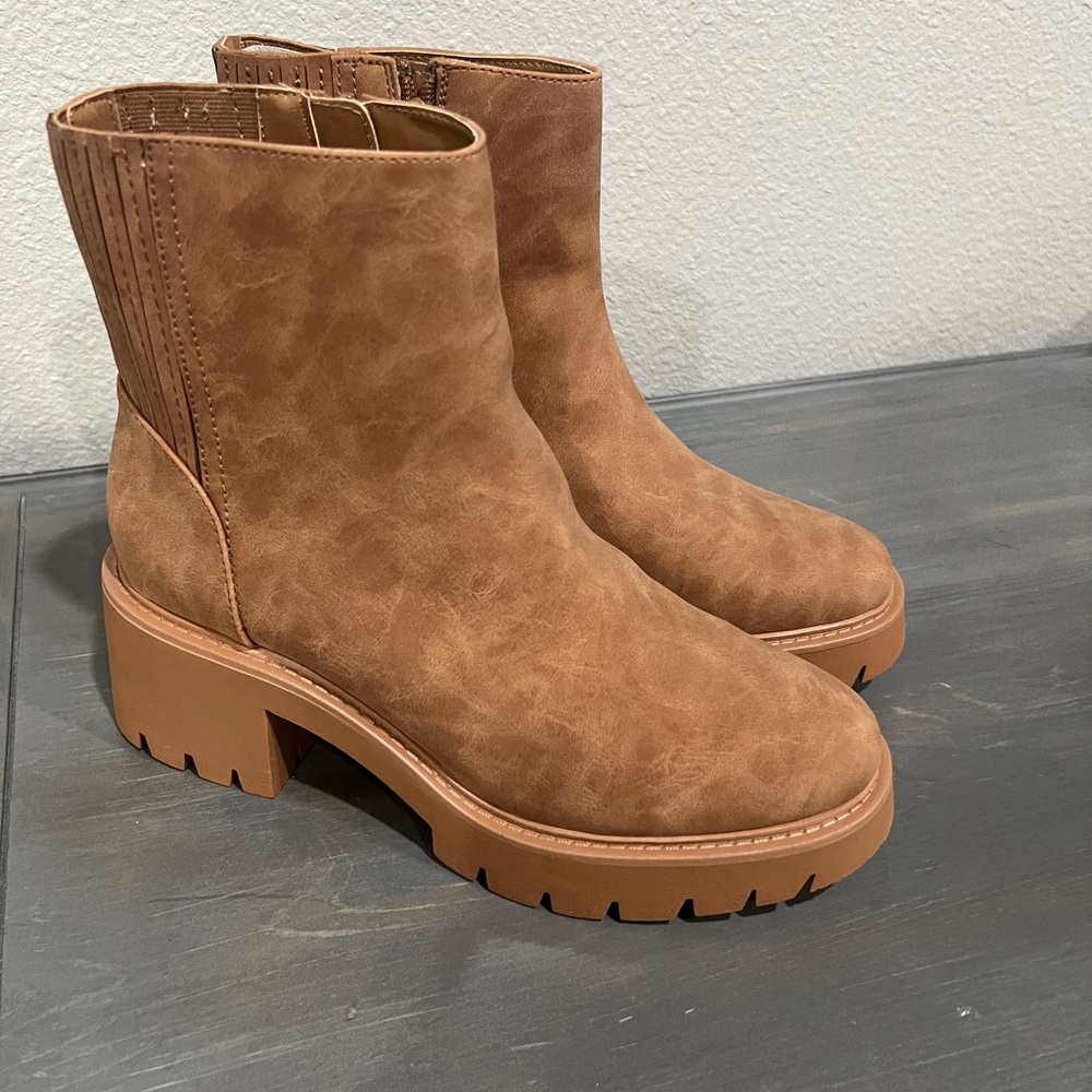 a.n.a Women's Brown Boots  (NWT!!!)